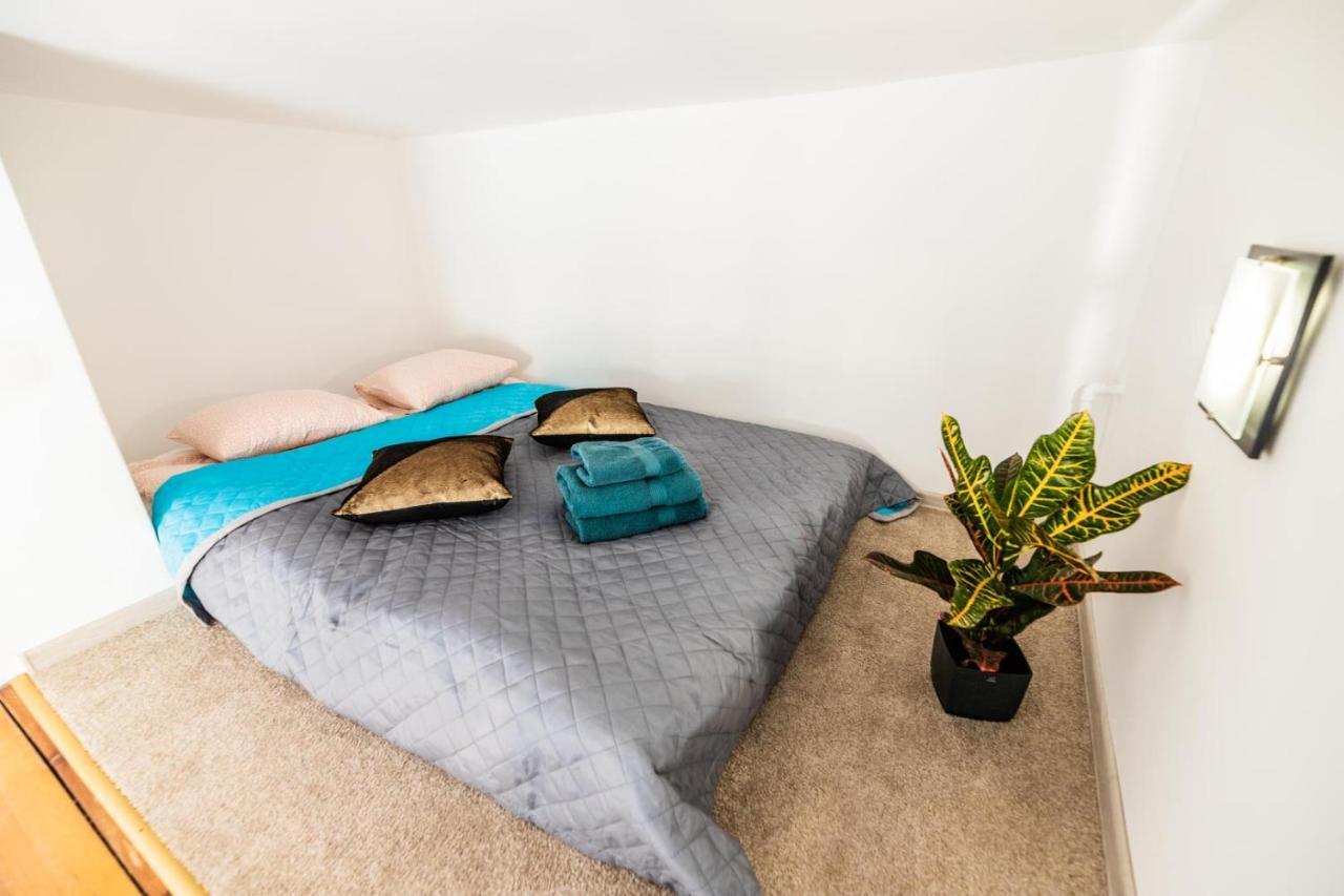 Apartament Z Antresola Przy Rynku Apartment Wroclaw Luaran gambar